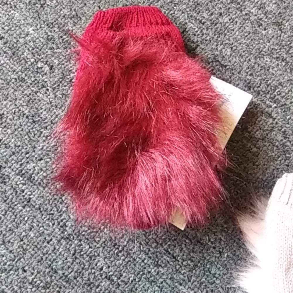 Gloves - Picture 3 of 3
